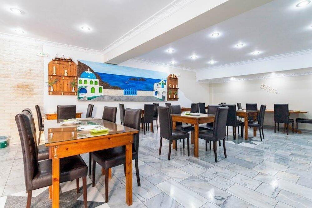 Foto de restauración de Hotel Perissa Bay