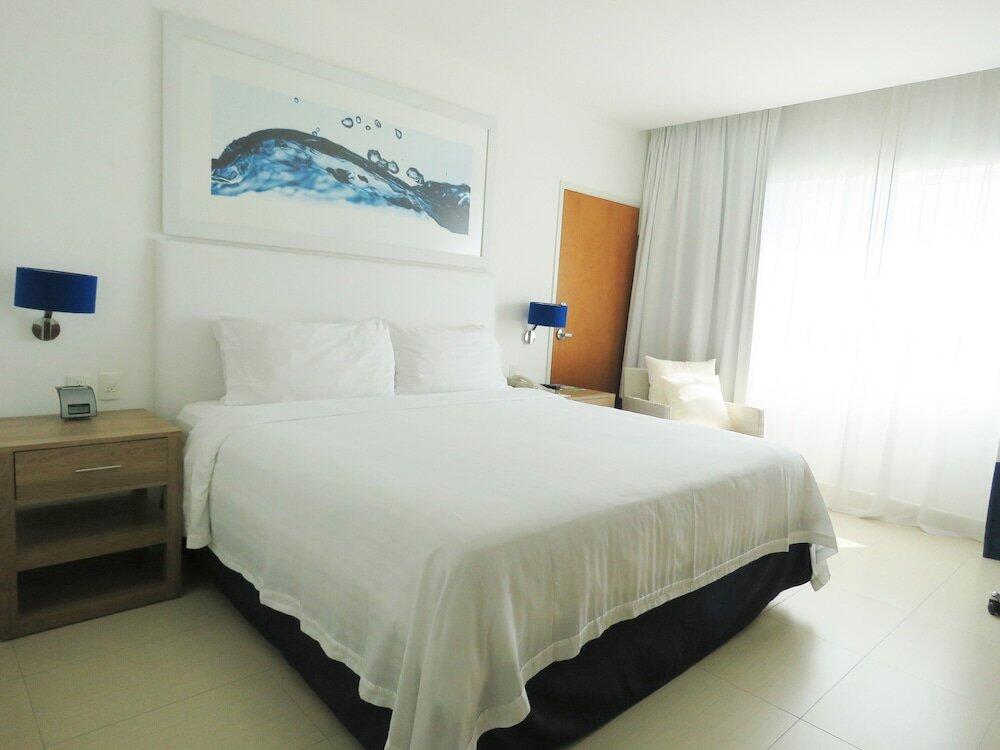 Foto de una habitación de Holiday Inn Acapulco La Isla, an IHG Hotel
