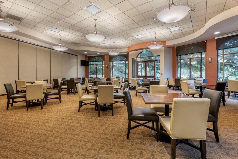 Foto de restauración de Hotel Hilton Vacation Club Mystic Dunes Orlando