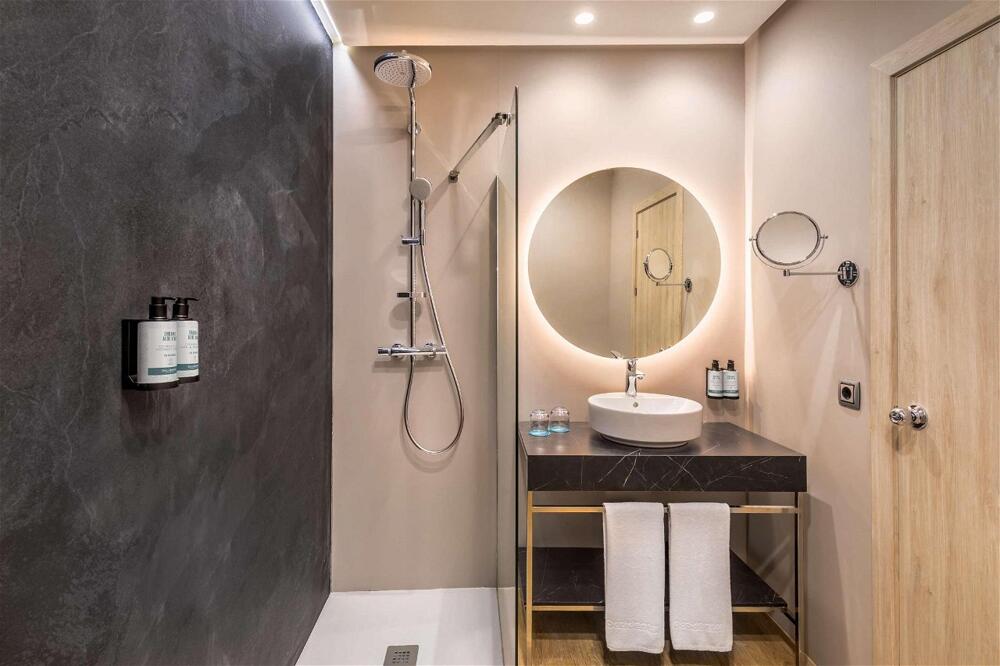 Foto del baño de Occidental Sevilla Viapol