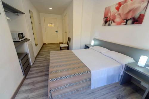 Foto de una habitación de Hostal Anna Benidorm