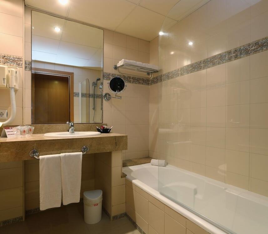 Foto del baño de Hotel Guitart Central Park Aqua Resort