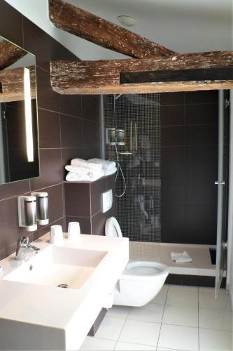 Foto del baño de Holiday Inn Paris Opéra - Grands Boulevards, an IHG Hotel