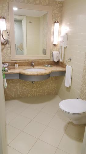 Foto del baño de Complejo Crystal Admiral Resort Suites &amp;amp; Spa - Ultimate All Inclusive