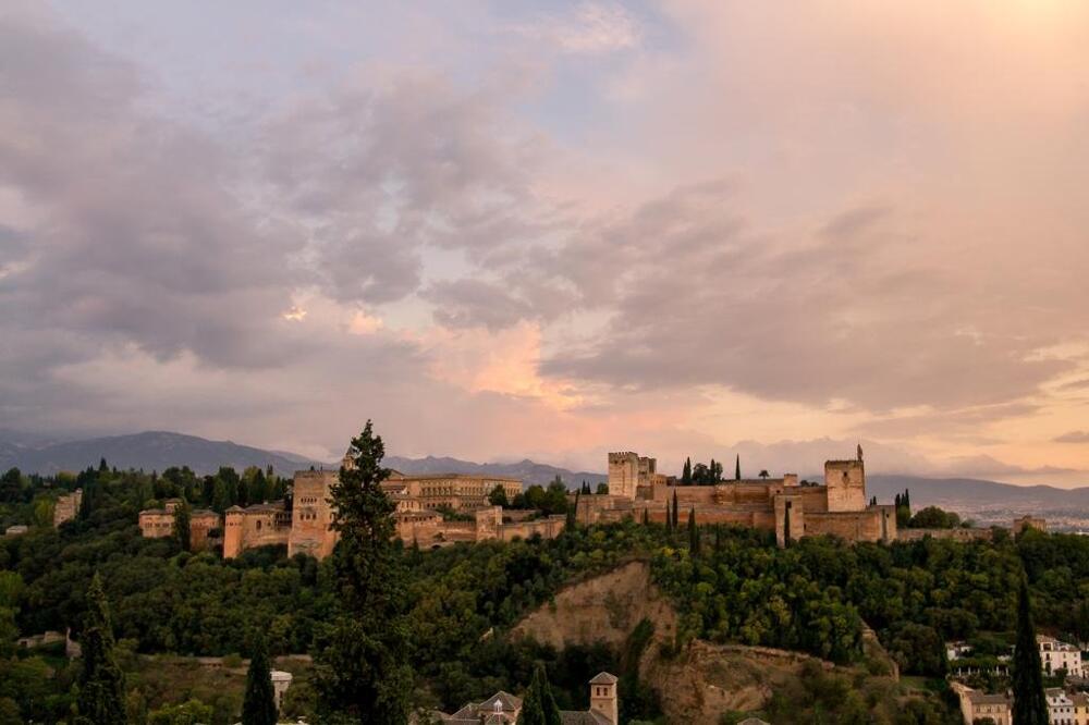 Foto general de Hostal Atenas Granada