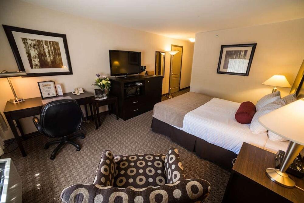 Foto de una habitación de Hotel Best Western Plus Baker Street Inn &amp;amp; Convention Centre