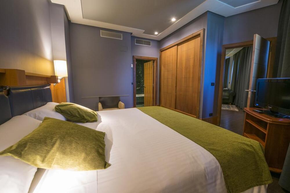 Foto de una habitación de Gran Hotel Lakua