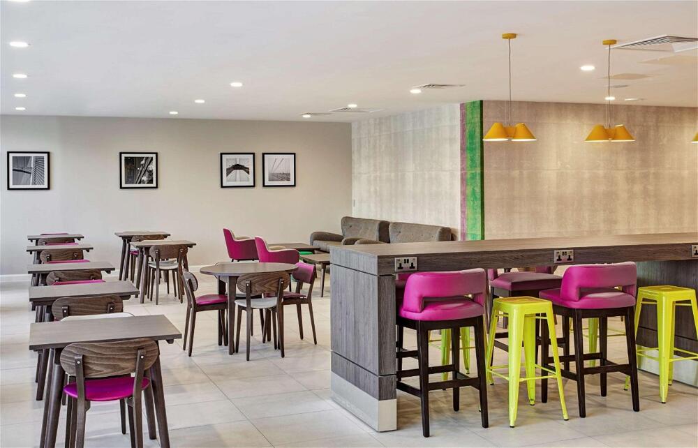 Dining – Hotel Hampton by Hilton Bristol City Centre