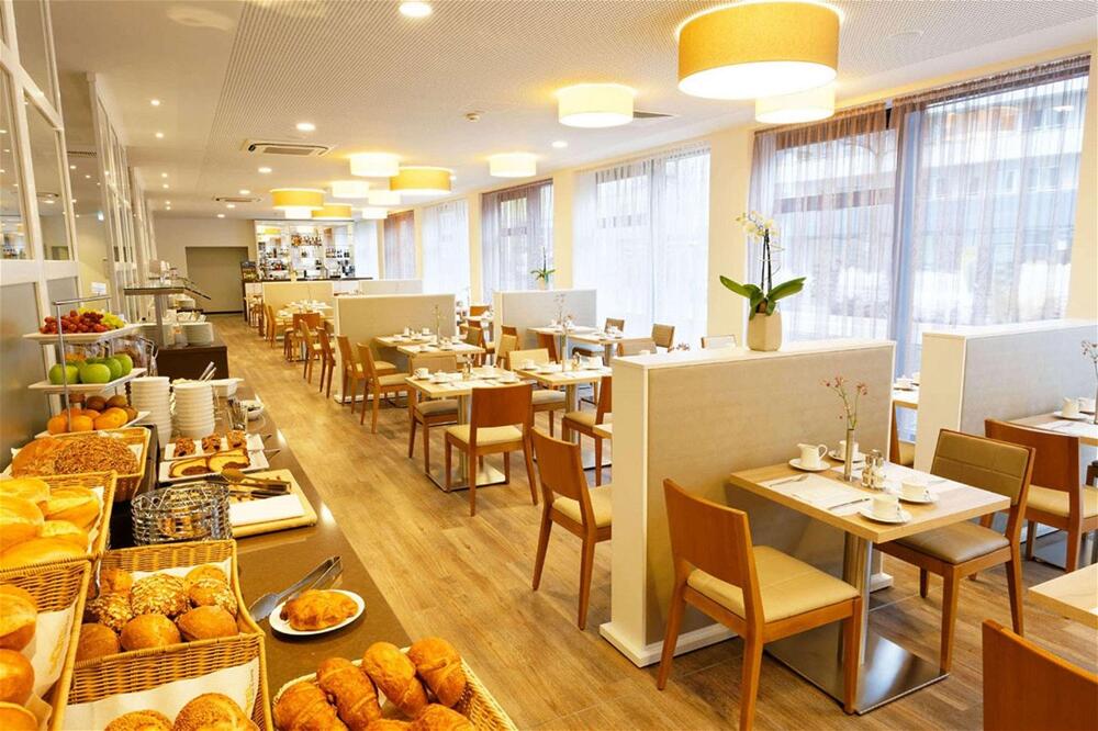 Foto de restauración de GHOTEL hotel &amp;amp; living Essen