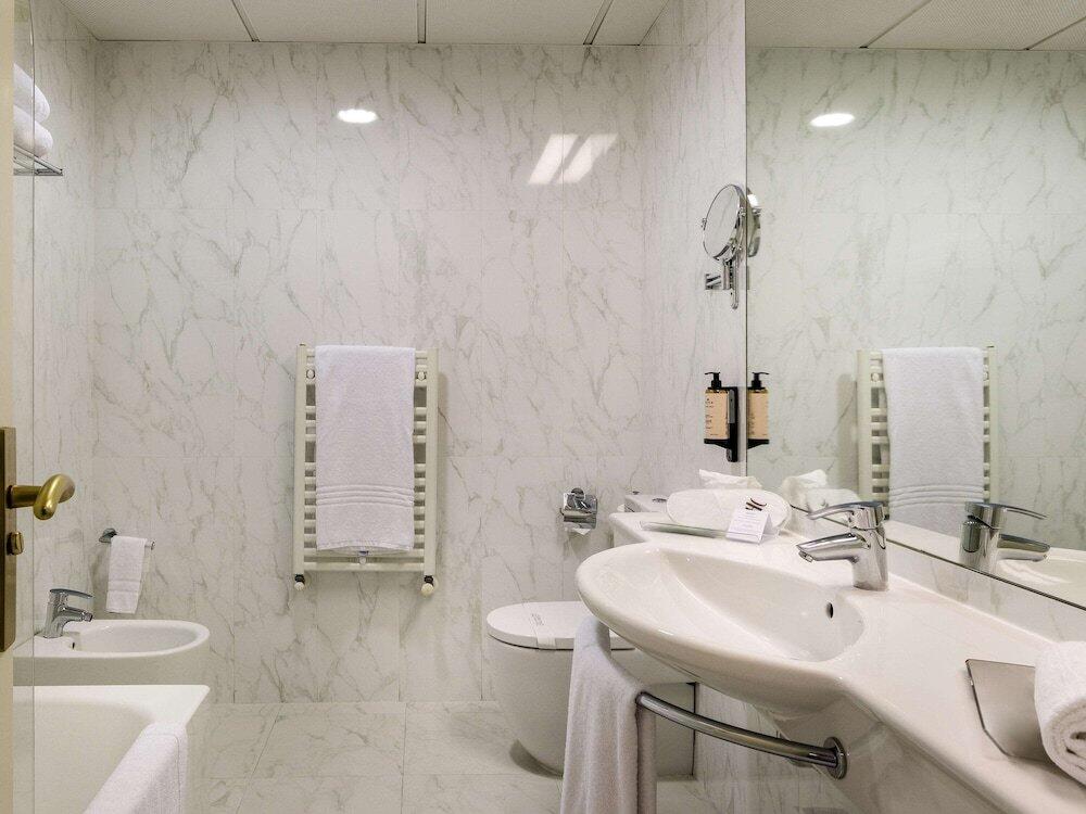 Foto del baño de Hotel Mercure Carlton Rioja