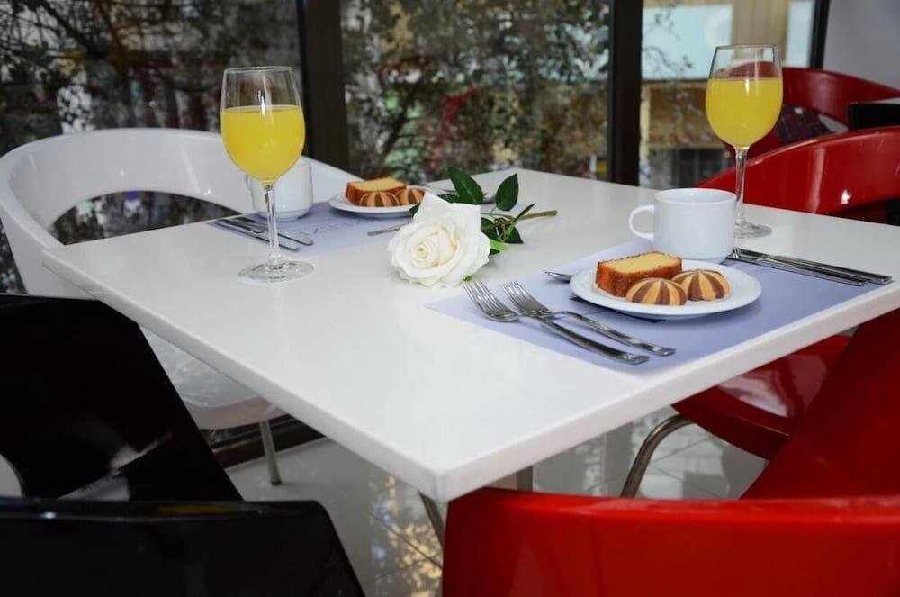 Foto de restauración de Hotel Breeze Boutique Athens