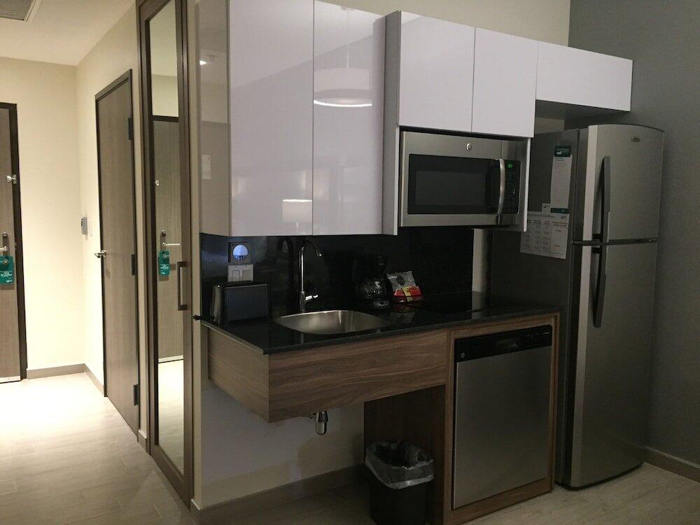 Foto de una habitación de Hotel Homewood Suites By Hilton Silao Airport