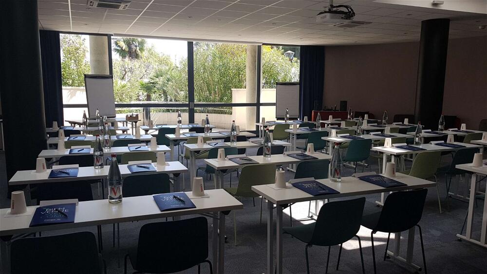 Foto de los servicios de Hotel Campanile Nice Aéroport