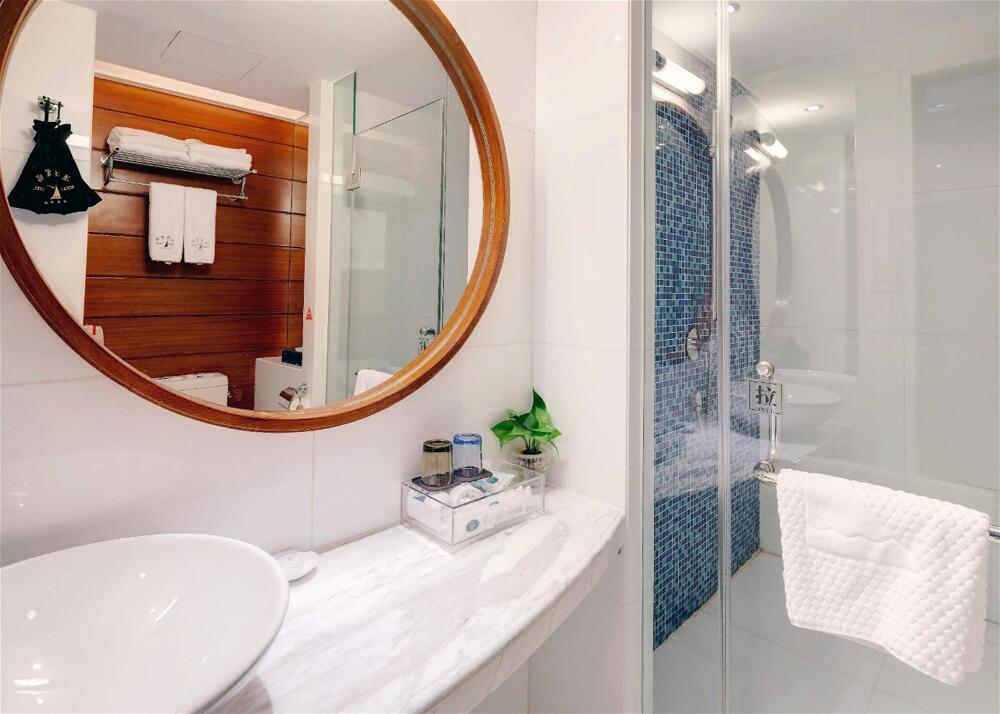 Foto del baño de Ocean Hotel