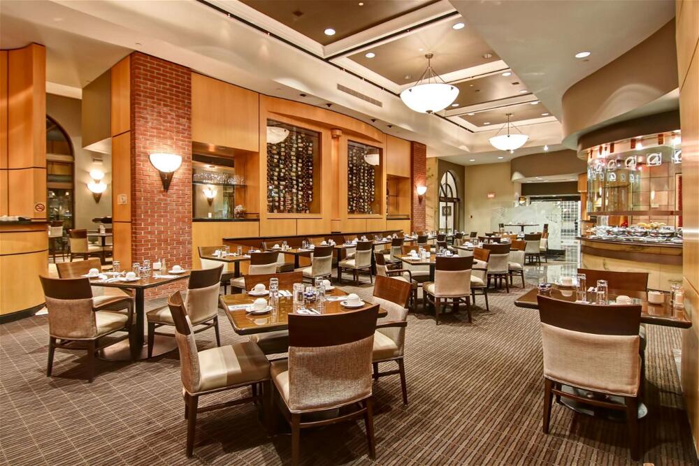 Foto de restauración de Hotel DoubleTree by Hilton Toronto Downtown