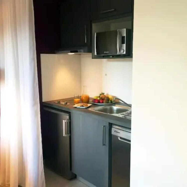 Foto de una habitación de Nemea Appart Hotel Quai Victor Tours Centre