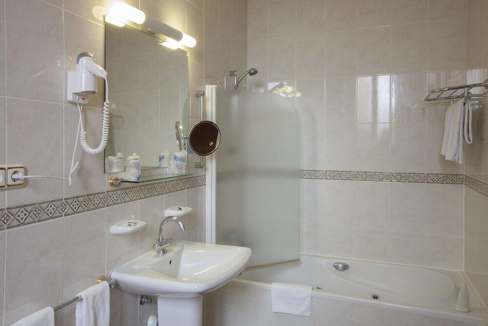 Bathroom – Hotel Florida