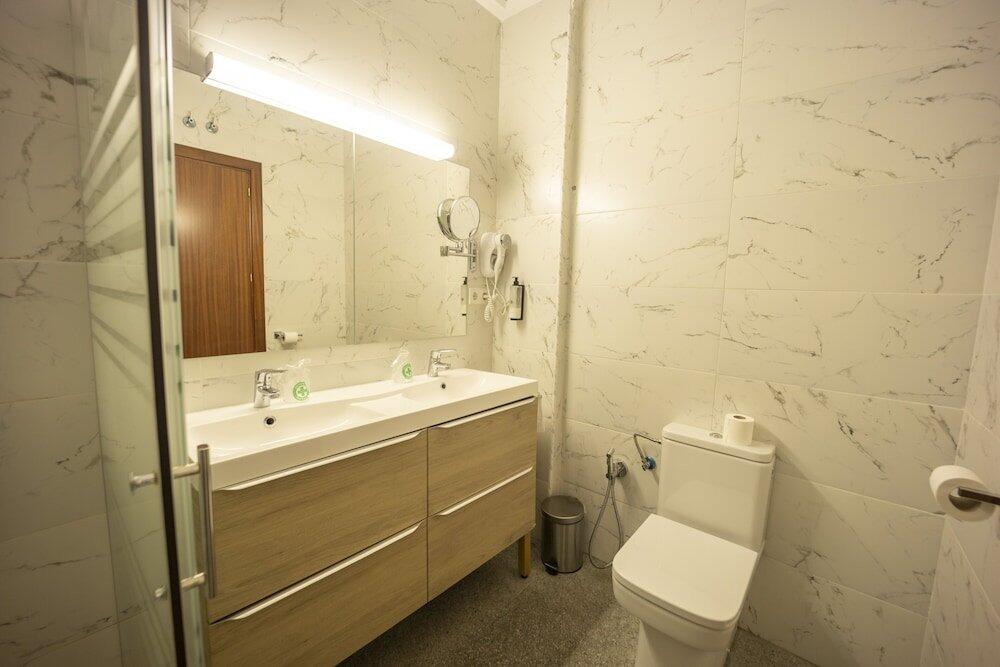 Bathroom – Hotel Florida
