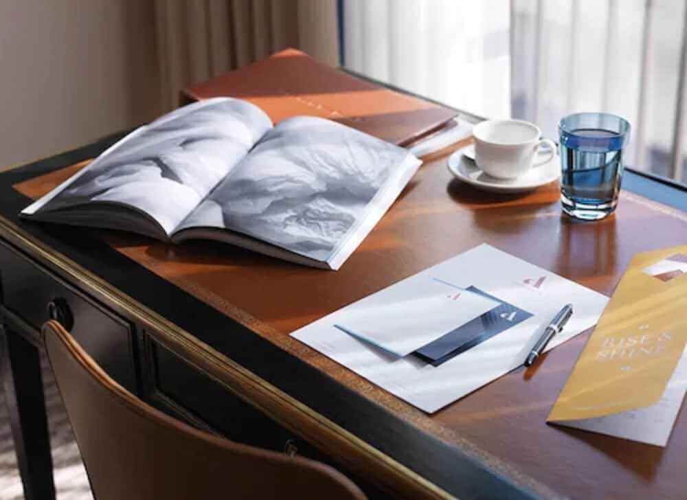 Foto de una habitación de The Athenaeum Hotel &amp;amp; Residences
