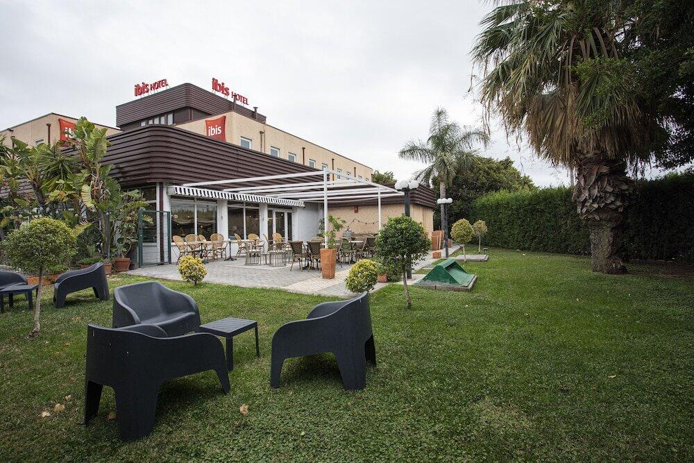 Foto del exterior de Hotel ibis Valencia Alfafar