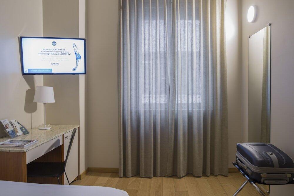Foto de una habitación de B&amp;amp;B Hotel Pescara