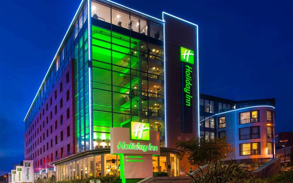 Foto del exterior de Holiday Inn London West, an IHG Hotel