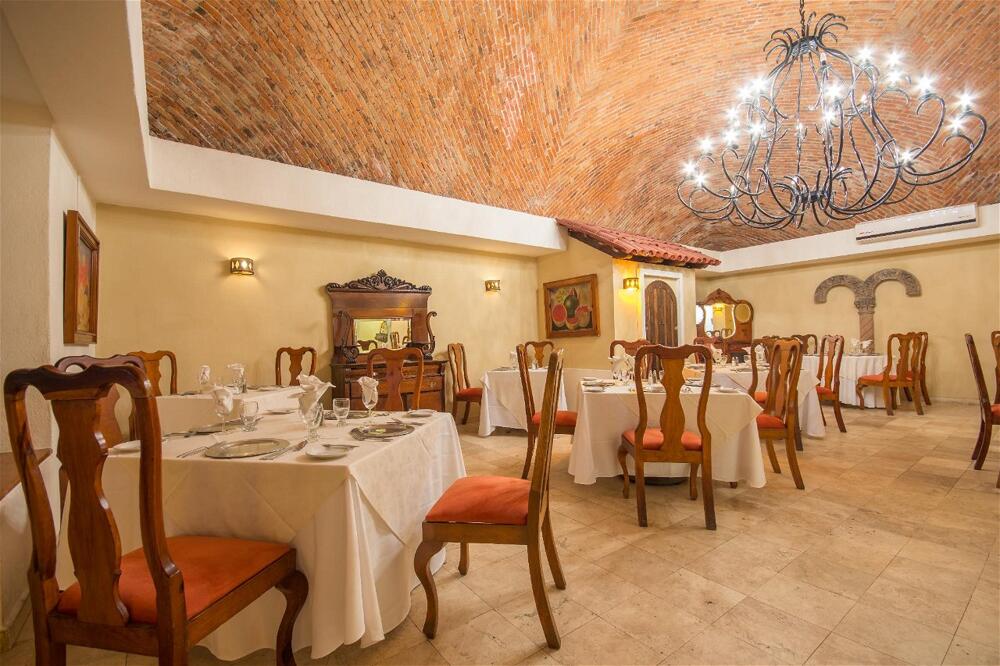 Foto de restauración de Hotel Friendly Fun Vallarta Different Experiences