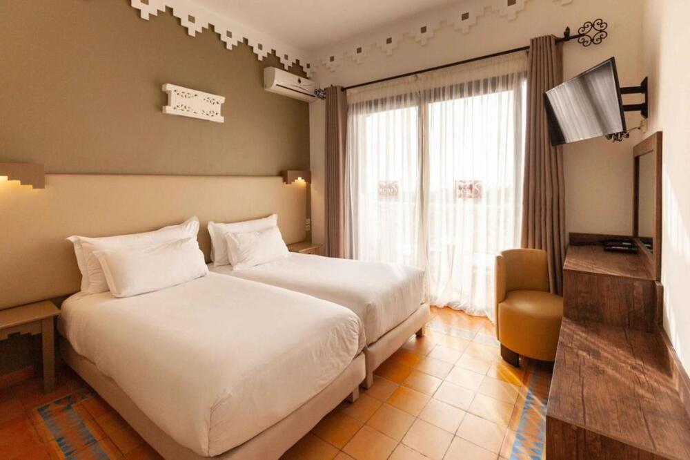 Foto de una habitación de Borjs Hotel Suites &amp;amp; Spa