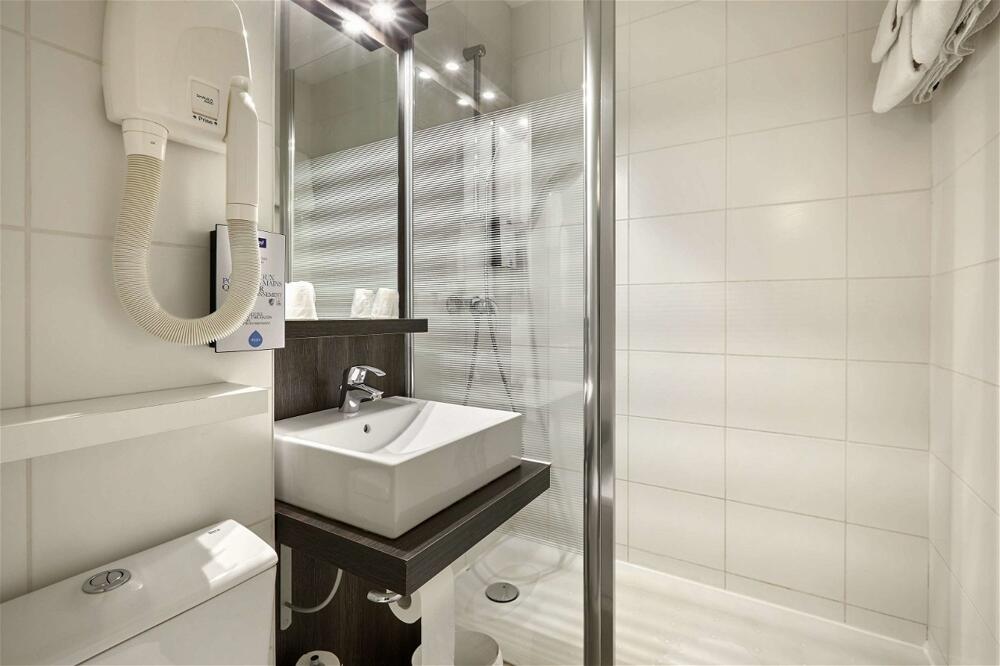 Foto del baño de Kyriad La Roche Sur Yon