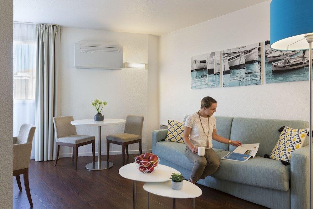 Foto de una habitación de Aparthotel Citadines Castellane Marseille