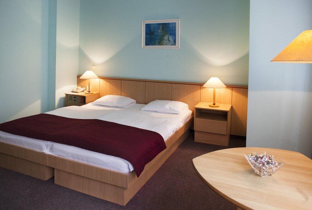 Foto de una habitación de City Hotel Pilvax