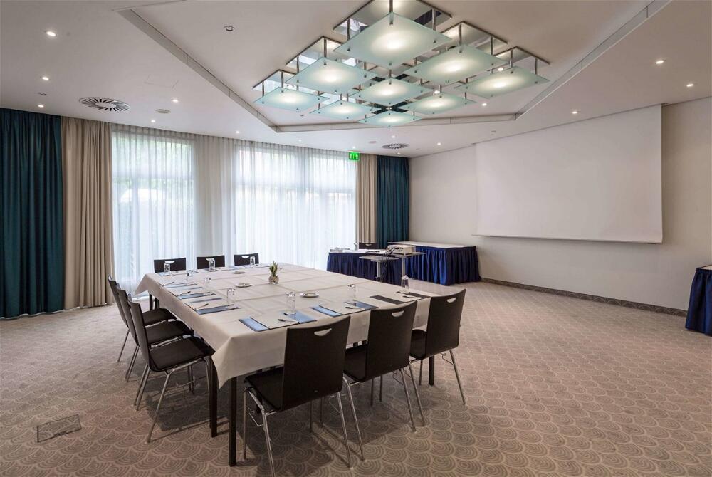 Foto de los servicios de Hotel Ramada by Wyndham Dresden
