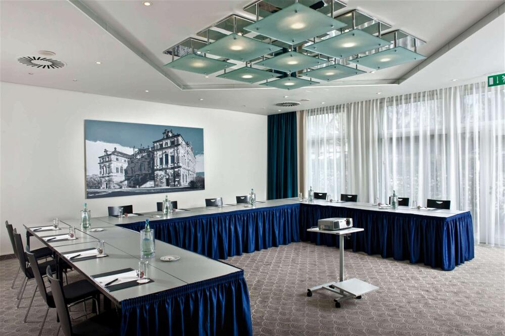 Foto de los servicios de Hotel Ramada by Wyndham Dresden
