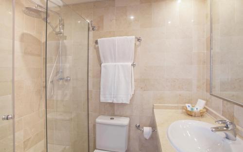 Foto del baño de Sunset Beach Club Hotel Apartments