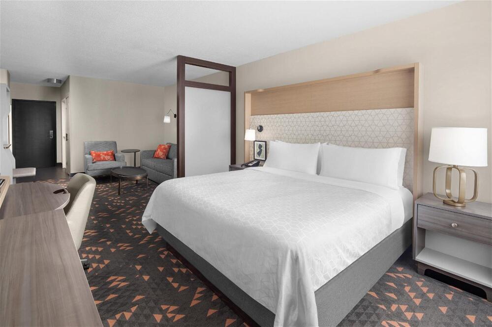 Foto de una habitación de Holiday Inn Hasbrouck Heights-Meadowlands, an IHG Hotel