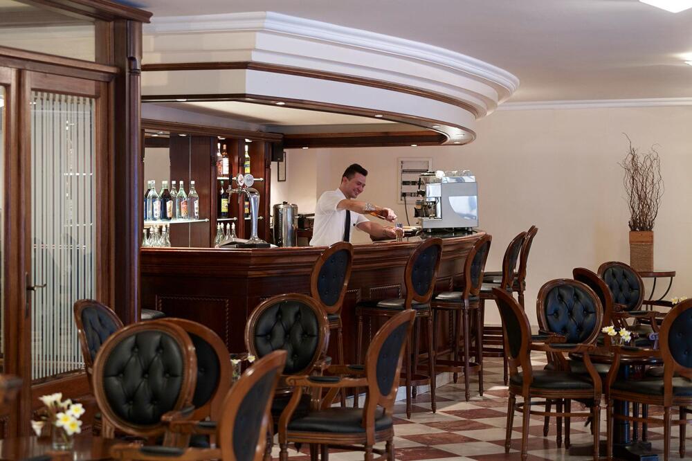 Foto area ristorante Mitsis Petit Palais Beach Hotel