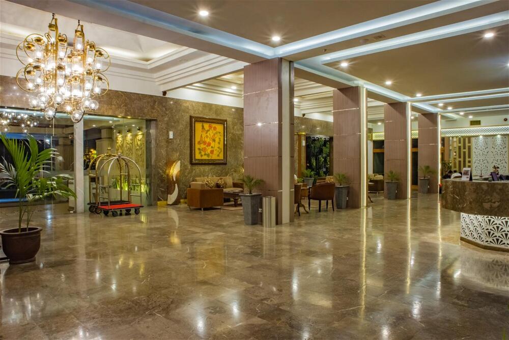 Foto de las zonas nobles de Hotel Grand Inna Tunjungan
