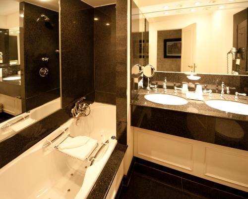 Foto del baño de The Pand Hotel - Small Luxury Hotels of the World