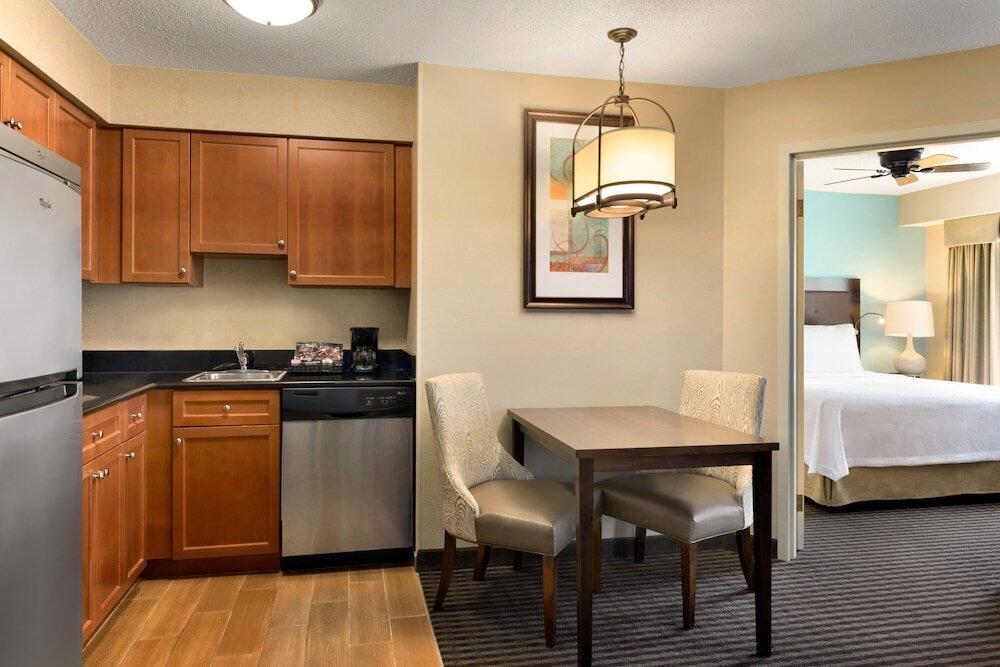 Room – Hotel Homewood Suites by Hilton Grand Rapids