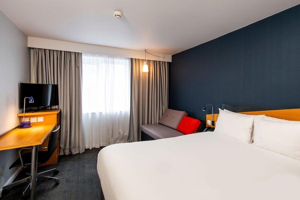Foto de una habitación de Holiday Inn Express - Glasgow - City Ctr Riverside, an IHG Hotel