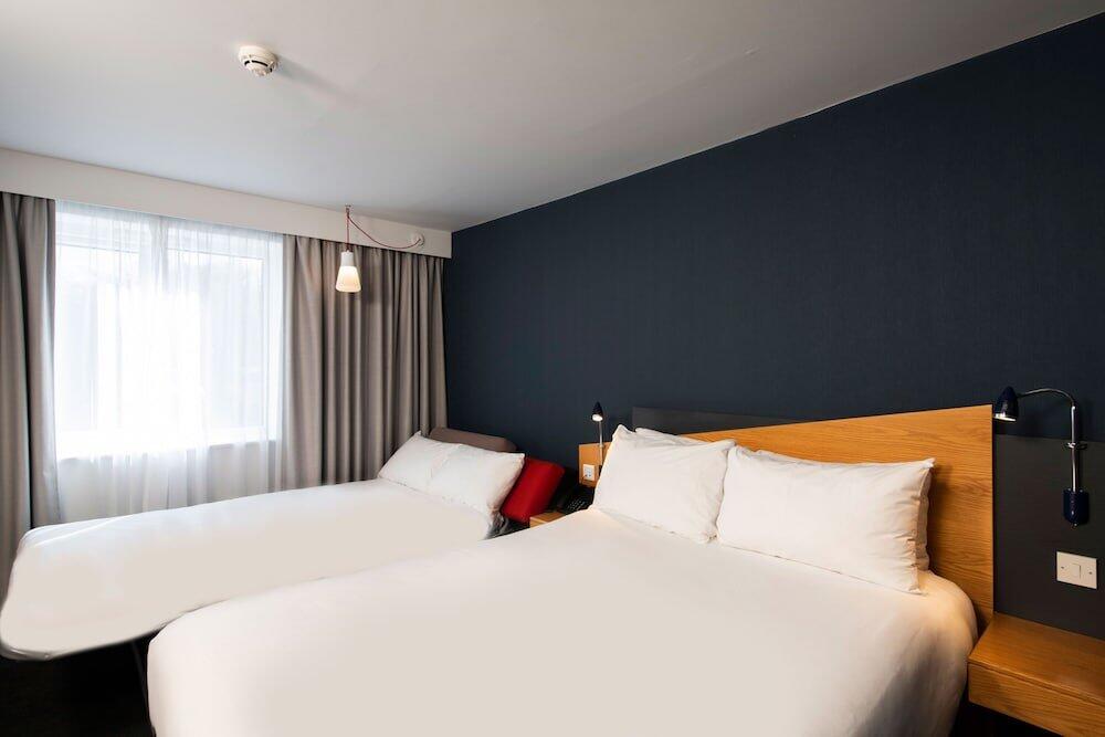Foto de una habitación de Holiday Inn Express - Glasgow - City Ctr Riverside, an IHG Hotel