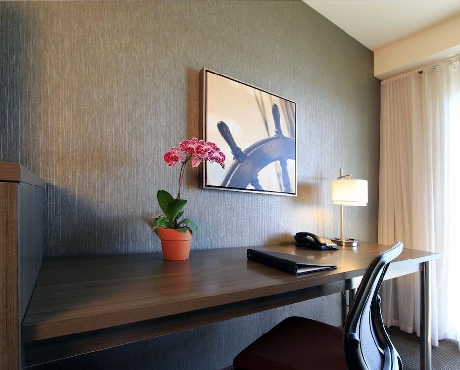 Foto de una habitación de Hotel Executive Inn &amp;amp; Suites Oakland