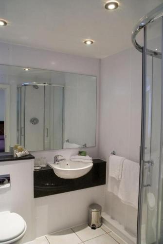Foto del baño de Hotel Britannia Leeds Bradford Airport