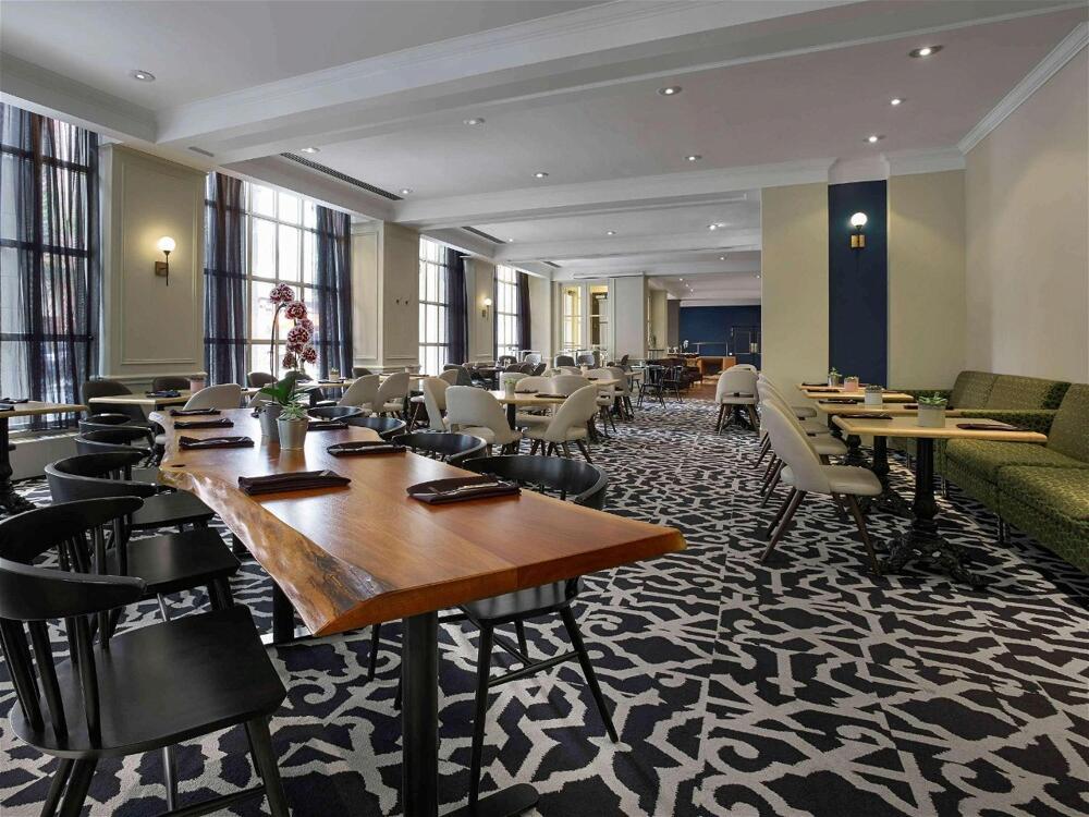 Foto de restauración de Hotel The Novotel Toronto Centre