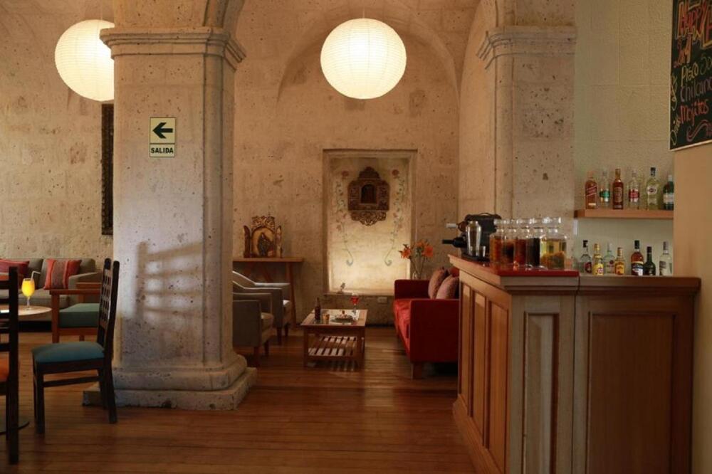 Foto de restauración de San Agustin Posada del Monasterio