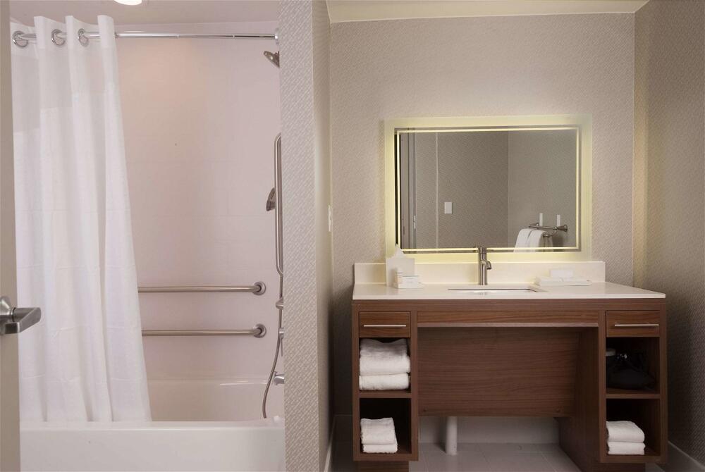 Foto del baño de Hotel Home2 Suites By Hilton Atlanta Perimeter Center