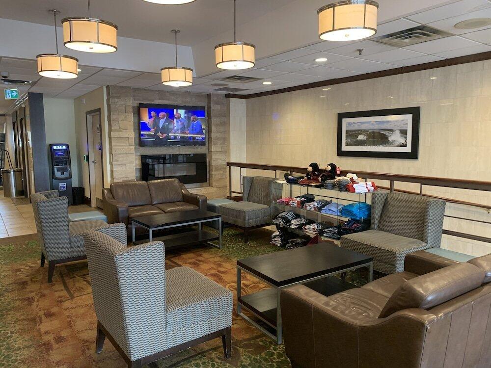 Foto de las zonas nobles de Hotel Ramada by Wyndham Niagara Falls by the River