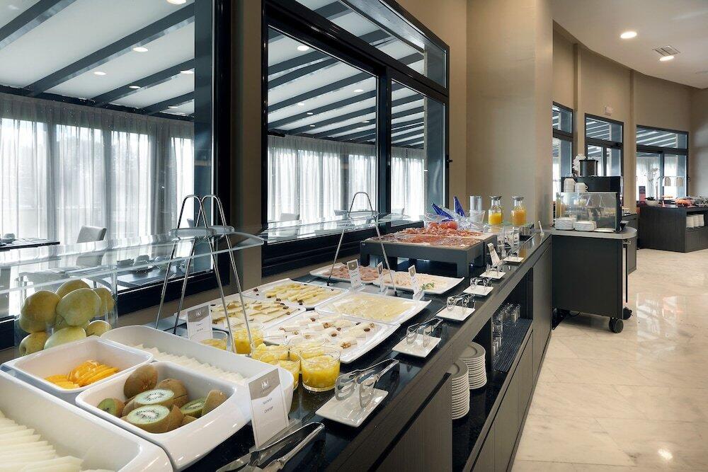 Foto de restauración de Hotel Eurostars Madrid Foro