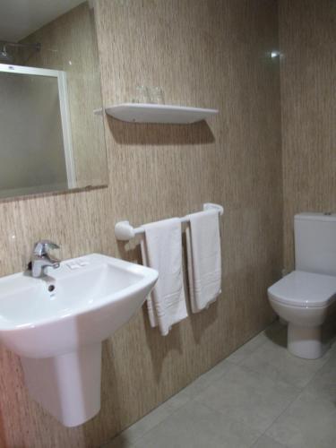 Foto del baño de Hotel Reymar Playa