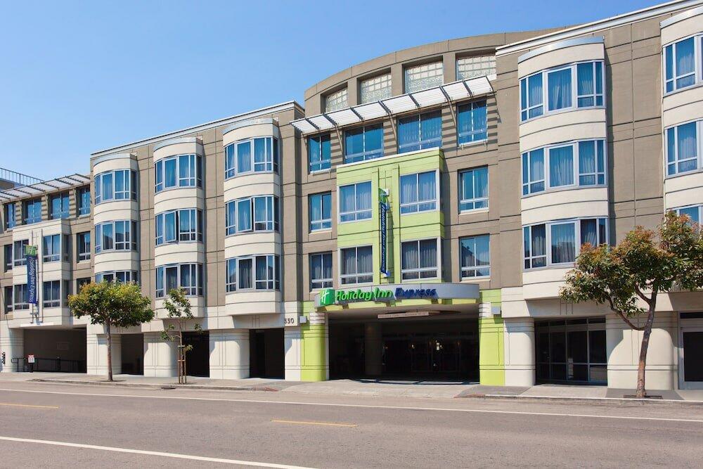 Foto del exterior de Holiday Inn Express Hotel &amp;amp; Suites Fisherman&amp;#039;s Wharf, an IHG Hotel